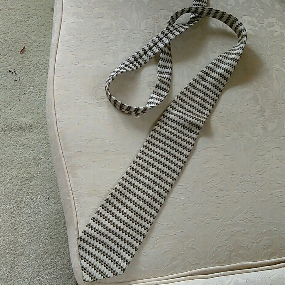 Neck tie